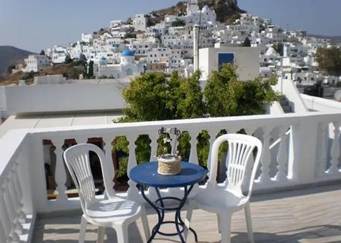 Artemis 3* Chora (Ios)